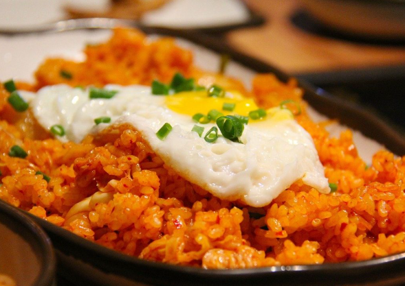 Tips Masak Nasi Goreng Korea yang Pedas Autentik