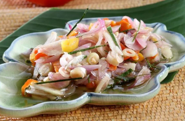 tips-masak-ikan-sambal-matah-tetap-segar-dan-wangi