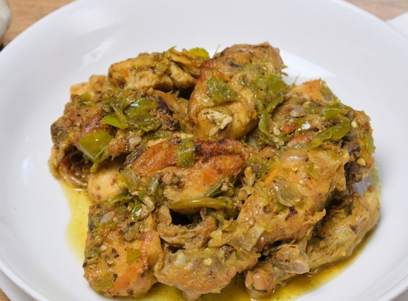 Tips Masak Ayam Cobek Cabe Ijo dengan Aroma Menggoda